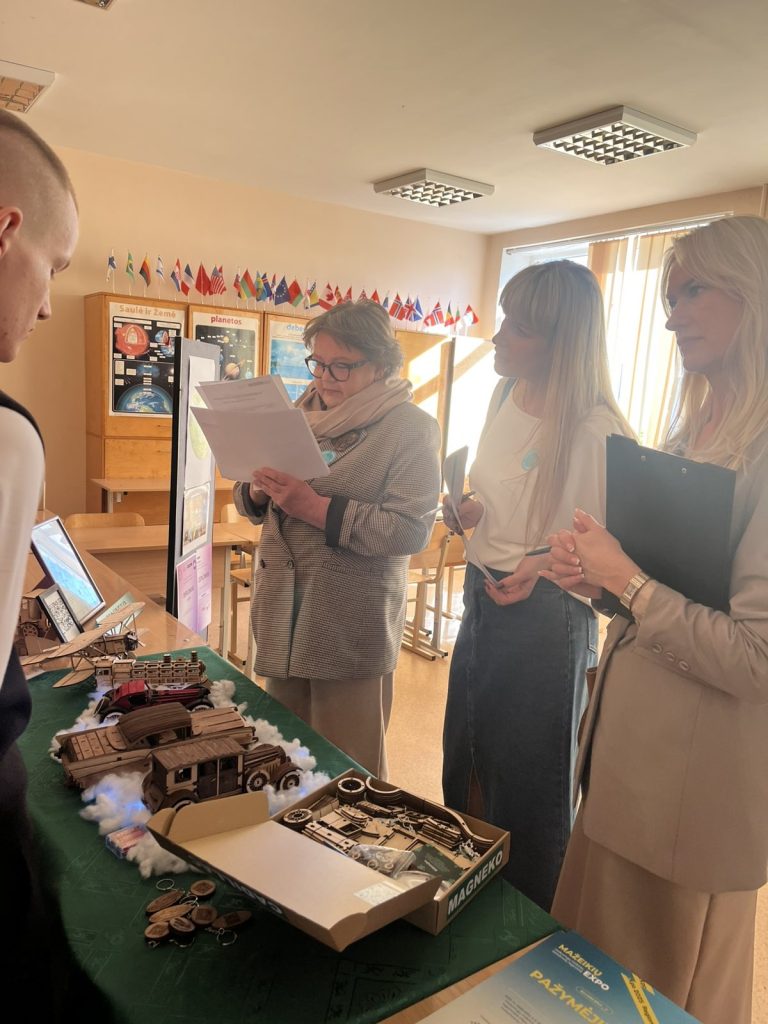 MAŽEIKIŲ REGIONINĖ MOKINIŲ MOKOMŲJŲ BENDROVIŲ MUGĖ eXpo 2025